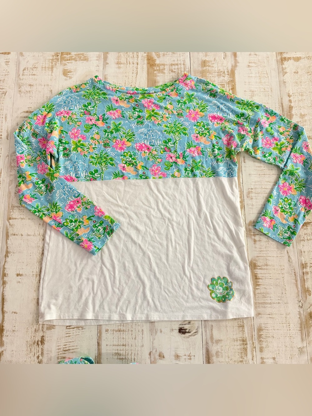 Disney x Lilly Pulitzer Finn Long Sleeve Top Women’s Medium EUC